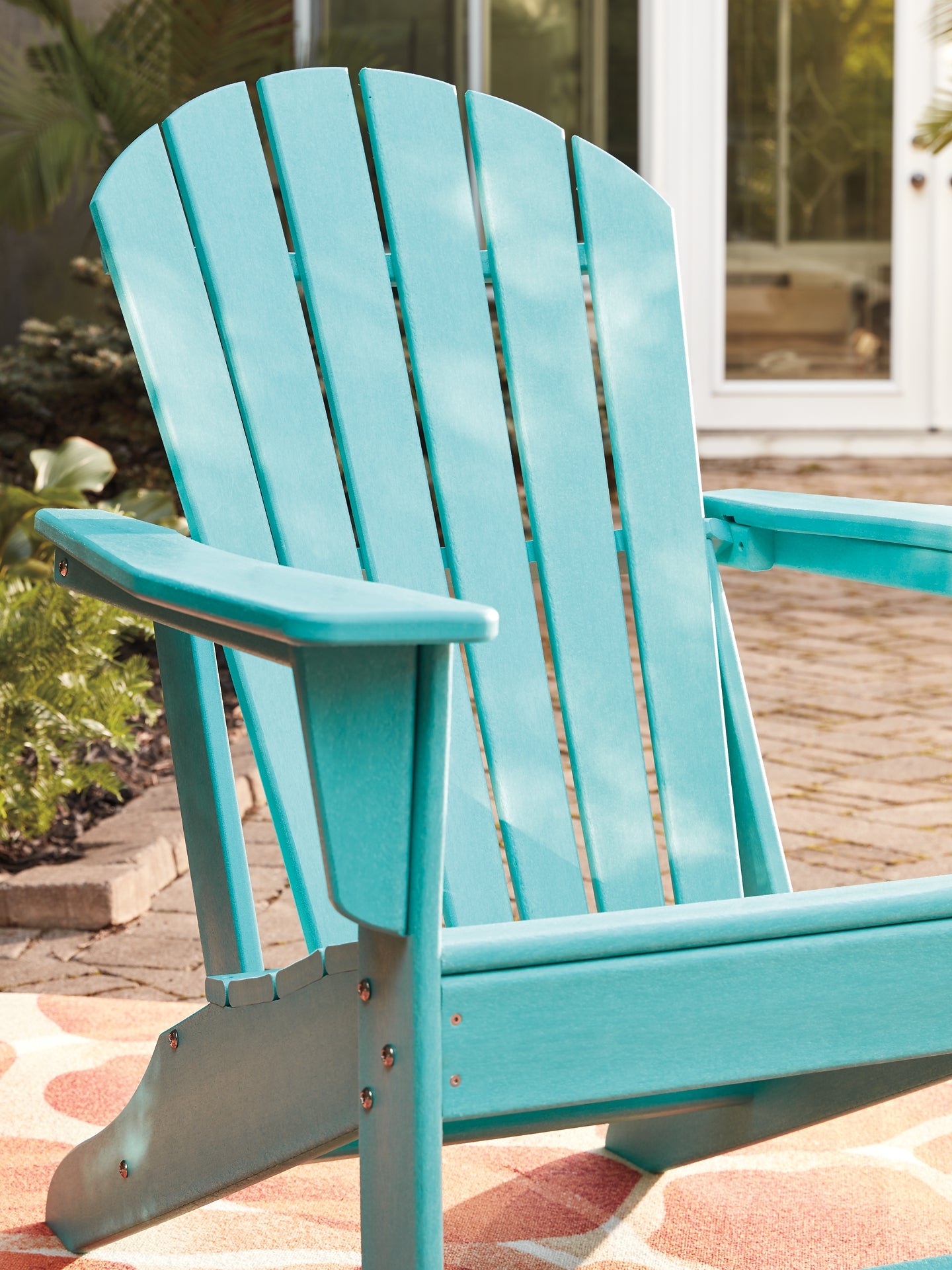 Sundown Treasure Outdoor Chair with End Table